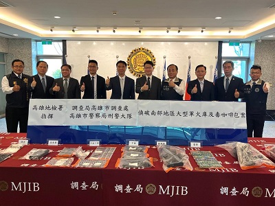 法務部調查局破獲大型軍火庫- 驚見霰彈槍、衝鋒槍、制式霰彈、達姆彈、穿甲彈、制式子彈1