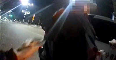 男子遇警盤查心虛毒品丟包水溝 鷹眼警一個動作秒識破 當場逮人送辦！1