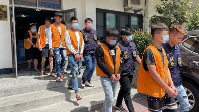 當街開槍危害治安，屏東檢警迅速查緝被告到案，並向法院 聲請羈押獲准1