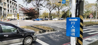 3月31日起汽車行經行人穿越道未停讓行人，加重罰鍰至3,600元1