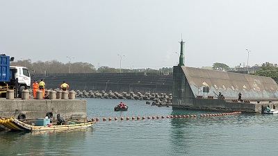 保障漁民身家安全 高雄市政府海洋局進行漂流木攔木網演練 1