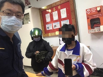 國中生遺失手機，警利用家人成員的line通知領取 1