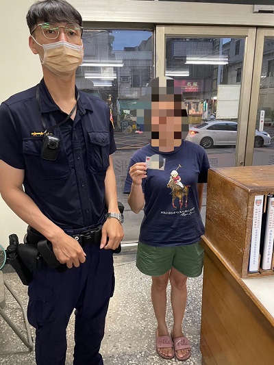 民眾拾獲身分證，警查電話速通知