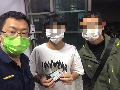 警利用遺失皮夾內的證件資料，親自幫高中生送回住所