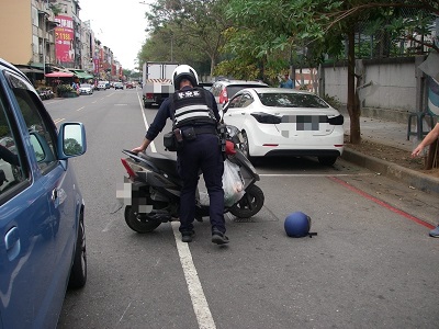 騎車趕時 剎不住的危險1
