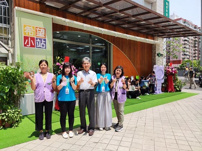 有一個地方 點亮了黑暗中的微光 「高雄希望小站」全新開放提升癌友服務
