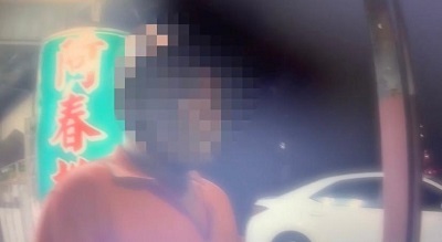 男子單手騎車抽菸遭攔 仁武警意外查獲通緝犯歸案1