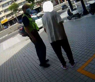 出門買飯卻迷失方向，警逐戶尋找送老婦回家
