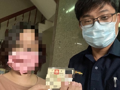 大學新生遺失汽車駕照，警親自送往處所