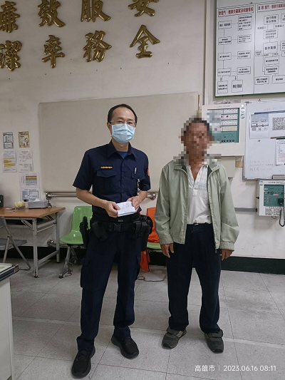 手機遭竊警花10分鐘破案，原來手機放在家