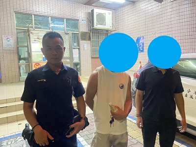 未來飛官深夜遭反鎖 求助無門找警方解圍