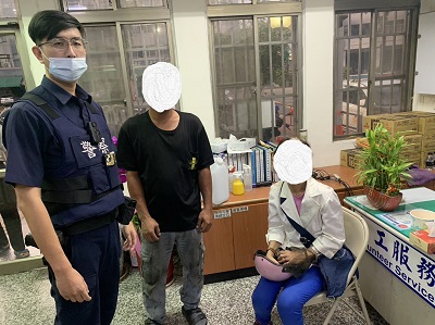 老婦迷途至所求助 小港警聯繫家屬帶回照護