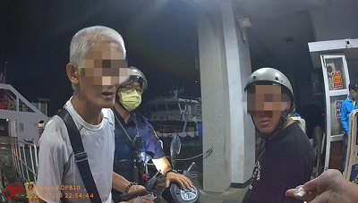違規遭攔查嘆趕不上船卻掉這一包 警急趕往輪渡站攔截帶回偵辦1