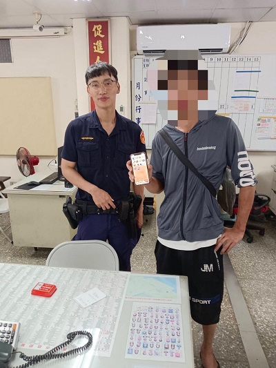 解鎖確認為失主，警速發還拾得手機