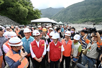 陳建仁視察 明霸克露橋鋼便橋損壞搶通情形 陳市長建議加快橋梁工程期程 幫助當地族人3