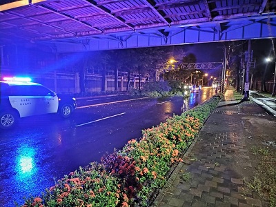 颱風肆虐路樹倒，大林警速通報排除