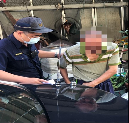 人民保姆細心協助迷途老人回家，民眾、里長都說讚！1