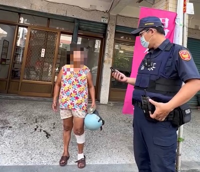婦迷途街頭 暖心員警協助返家