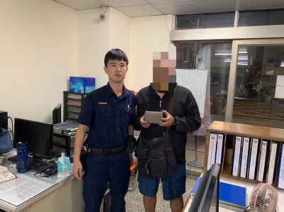 皮夾上演流浪記，管區打聽終發還