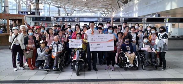 高鐵左營站送愛不間斷 助身障者探索圓夢1