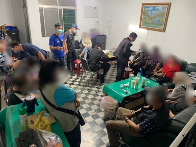 賭場隱身透天民宅 22名賭客被逮1