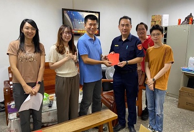 615警察節前夕 小港警長致贈禮券慰勉員警辛勞2