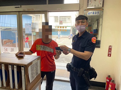 民眾粗心掉皮夾，大林警速通知發還1