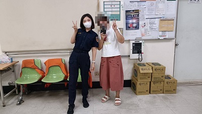 粗心老師領錢遺忘錢包，實習生積極助發還