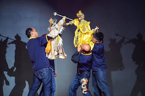 屏東布袋戲躍上國際舞台 臺日漫畫展大展掌中技藝1
