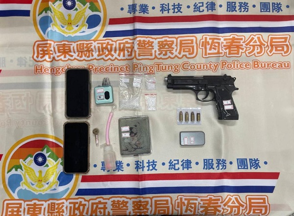 恆警追查行車糾紛 莽男持BB槍狼狽落網2