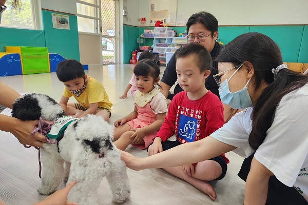 我們是好朋友 「動物輔療團體」課程 「毛」老師療癒慢飛天使1