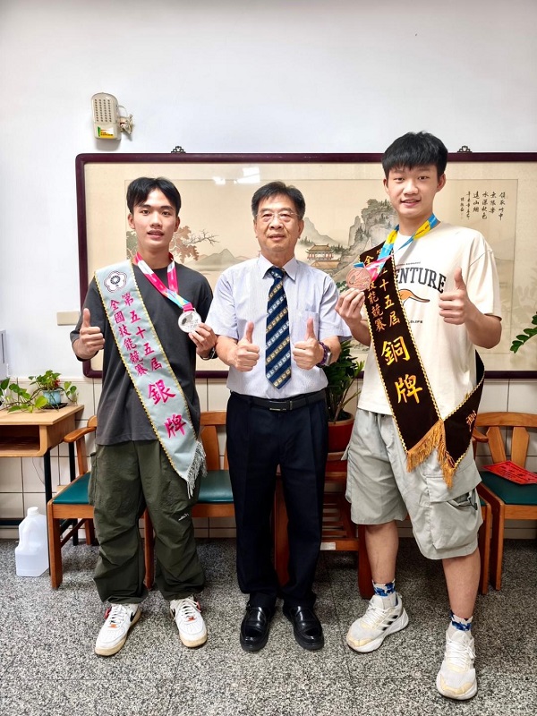大榮中學電機科學生全國技能競賽大放異彩，冷作職類、配管與暖氣職類奪銀、銅牌 1
