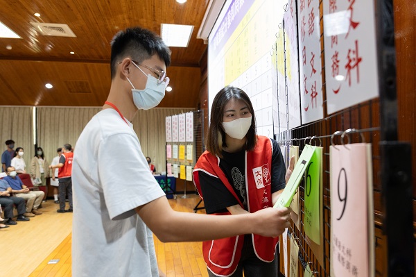 文藻五專免試入學撕榜 考生嚮往國際化學習環境1