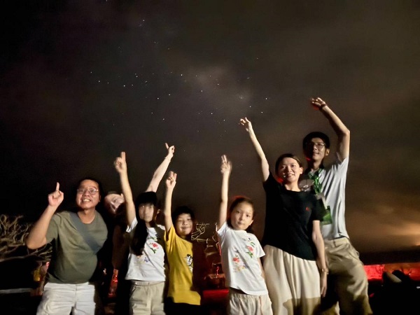 沒有F4也要陪你看流星雨 「來恆春擁抱宇宙」600多人佳樂水追英仙座流星雨1