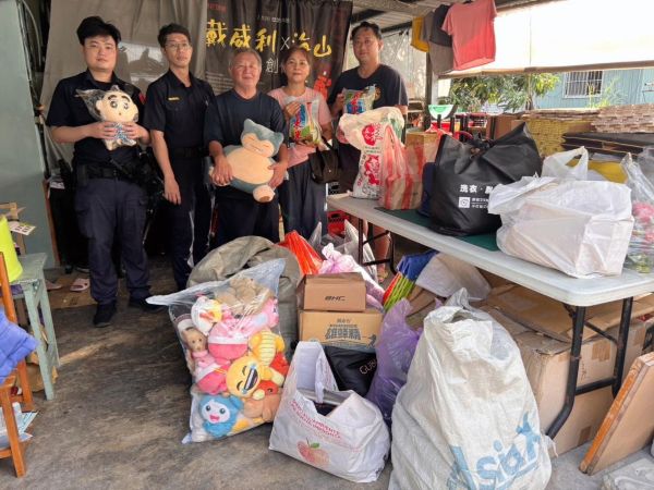 枋警警民攜手送暖，募集物資協助弱勢