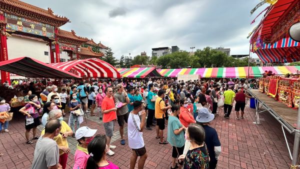 五甲龍成宮千人普渡法會 宗教結合公益傳達身心正能量1