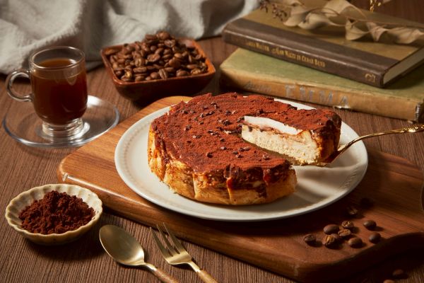 咖啡迷必收！義式瑪奇朵 × 巴斯克，起士公爵打造秋冬最迷人「義式瑪奇朵熟成巴斯克」1