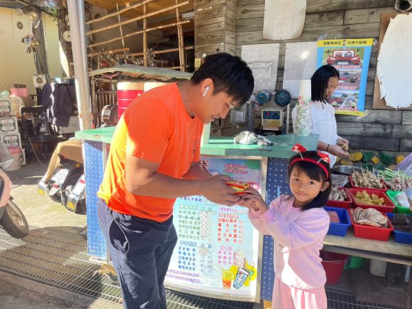 伊甸甲仙早療據點聖誕踩街 點亮慢飛天使自信心1