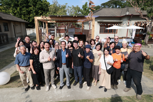 高雄大學中文課師生走入建業新村 以書寫回應地方、以展覽連結文化資產1