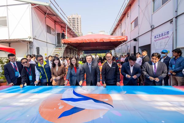 中央首座「近零碳建築」 海委會新建合署辦公廳舍上樑1