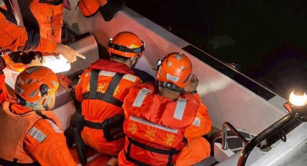 海巡人員聞聲馳援 落海民眾成功救援 落海民眾後送診治1