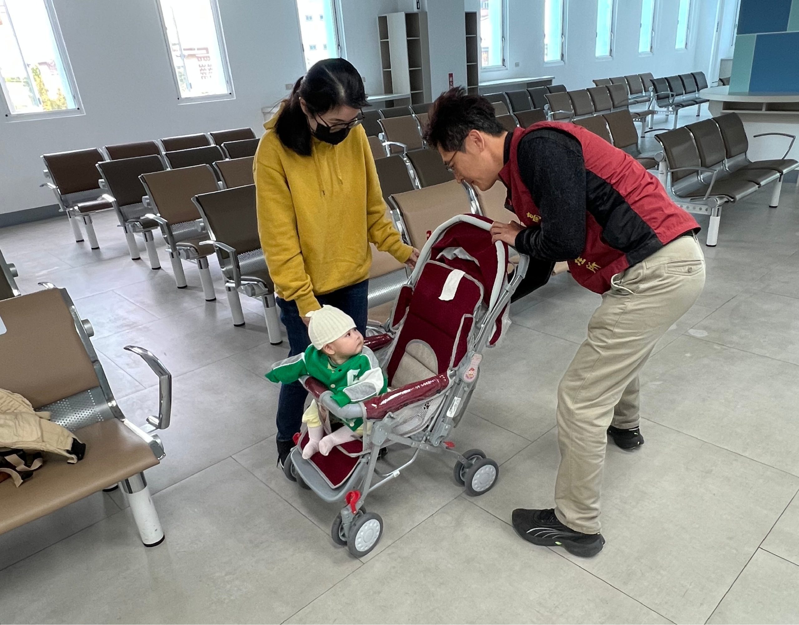 監理機關貼心提供嬰兒車服務1