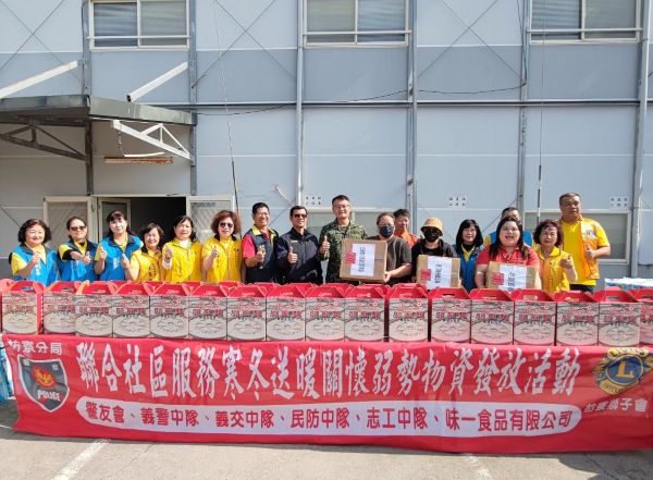 金【馬】迎春 枋寮警分局結合五大民力 舉辦「關懷弱勢-寒冬送暖」愛心活動1