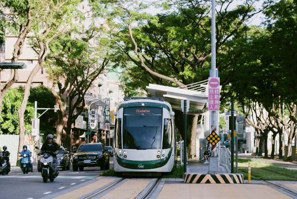 高雄輕軌實施營運安全強化措施 114年碰撞事故下降27%1