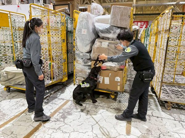 高雄關加強查核豬肉製品海運快遞貨物 查獲3件計7.02公斤