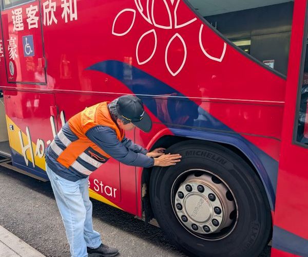 高雄市區監理所春節連假前夕高雄建國路客運站、疏運安全整備1