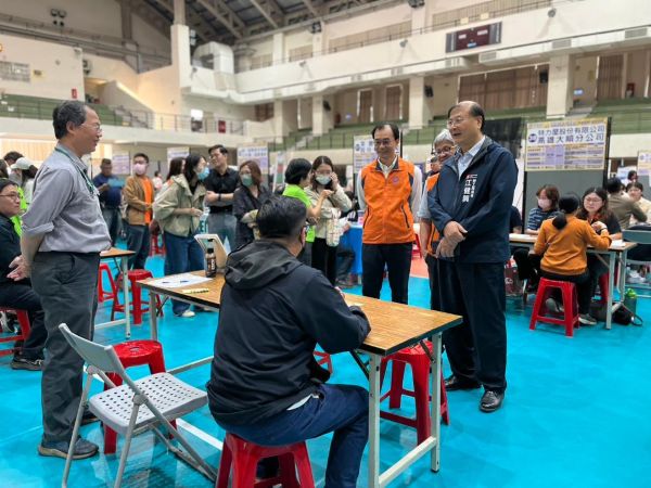 「薪動高雄 職得幸福」勞工局徵才活動貼心提供履歷健檢增進求職自信1