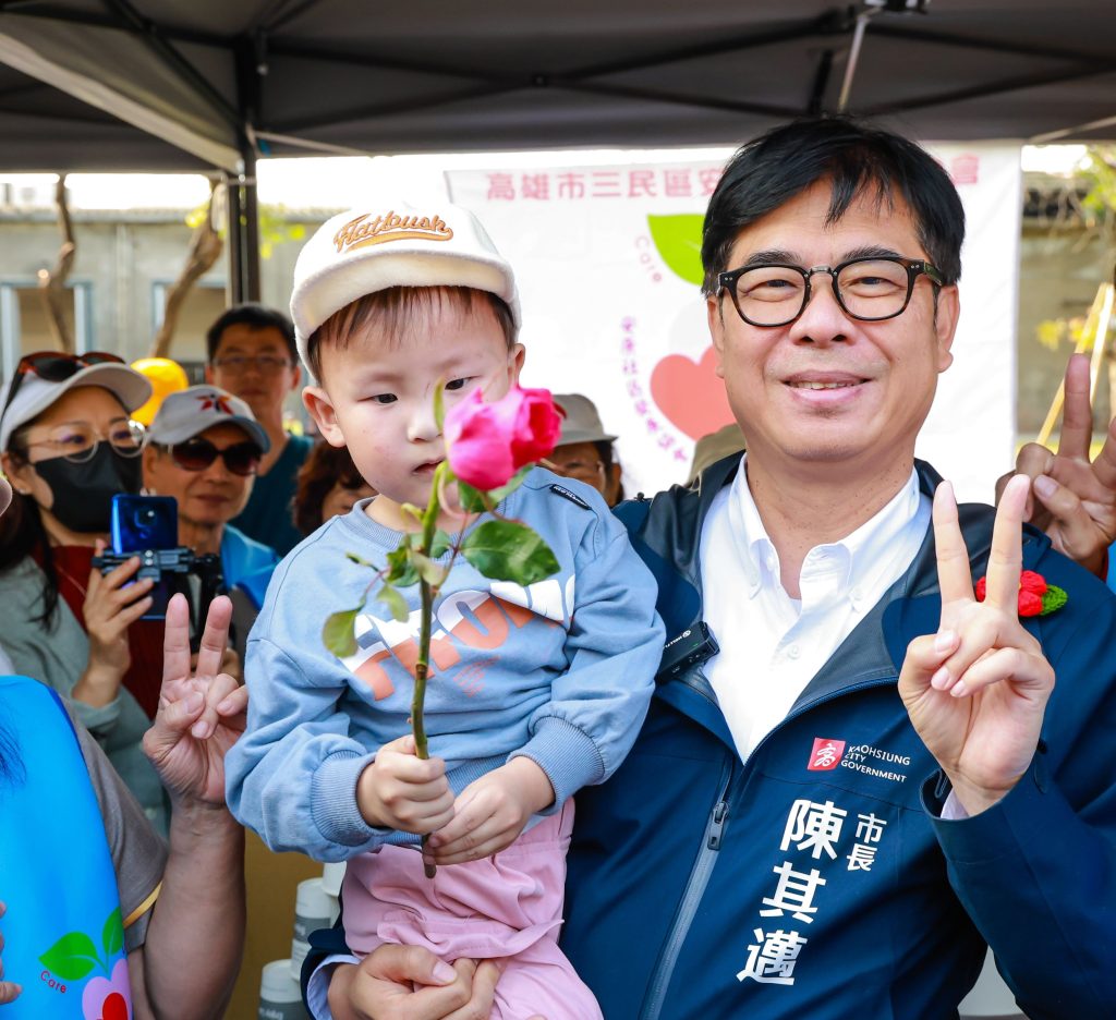 迎接38婦女節 陳其邁宣布4月起孕婦產檢乘車補助加碼至36次、最高9,000元2
