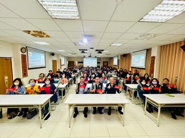 高雄港警慶祝婦女節 感謝女力辛勞付出1