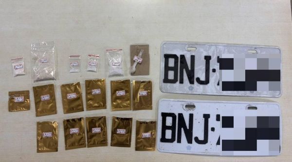 鳳警關心路中拋錨車 「不只故障」車裡有毒品1